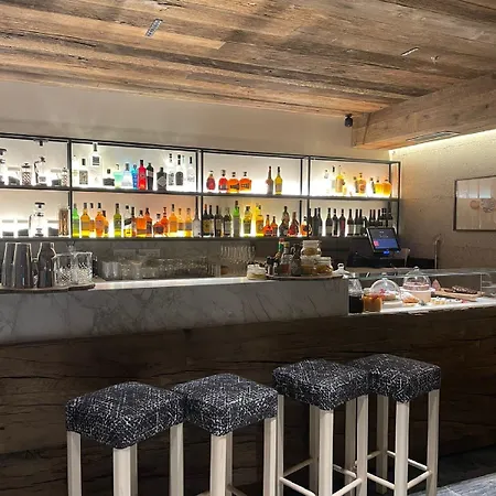 De Len Hotel