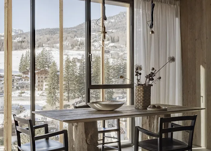 De Len 4* Κορτίνα Ντ' Αμπέτσο