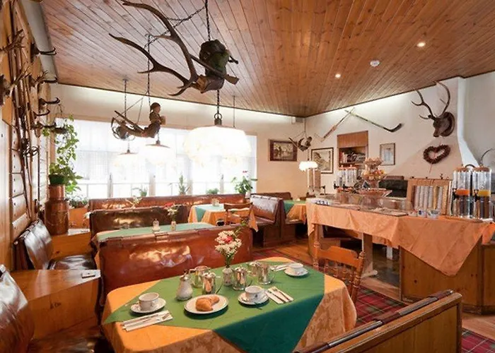 De Len Κορτίνα Ντ' Αμπέτσο