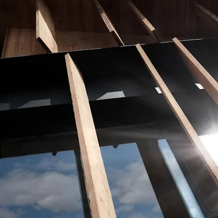 Отель De Len 4*