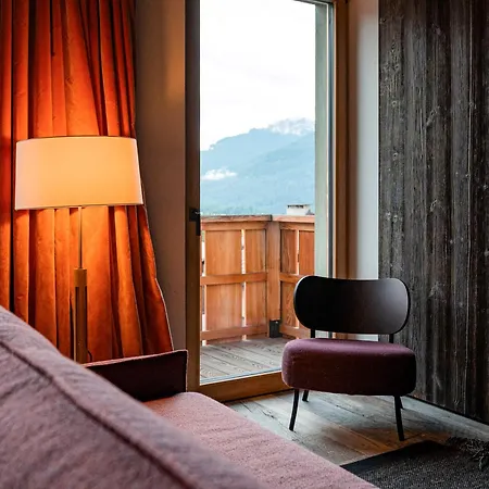 De Len Hotel 4*