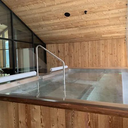 De Len Hotel 4*